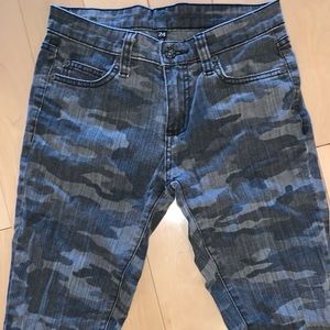 🆕 CARMAR ⛓ Camo Denim Jeans